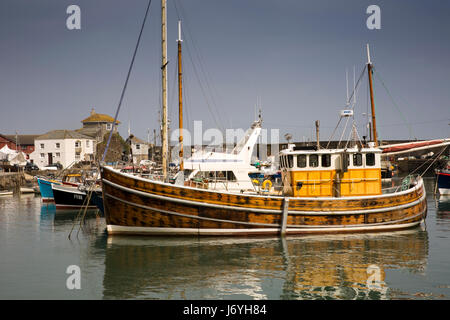 Regno Unito, Cornwall, Mevagissey, Seascan, legno tradizionale barca da pesca ormeggiate nel porto Foto Stock