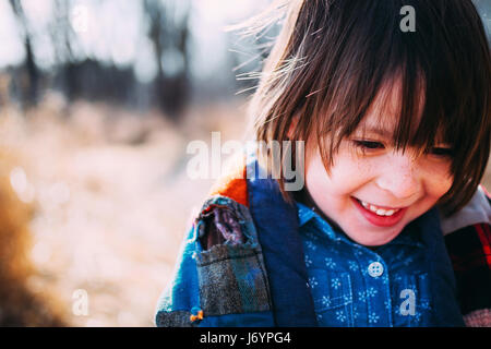 Ritratto di una ragazza sorridente Foto Stock