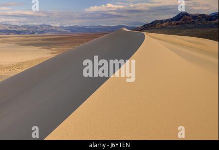 Eureka Dunes, Death Valley National Park, California, Stati Uniti Foto Stock