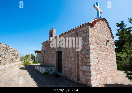 Una piccola chiesa di Agios Ioannis Chrysostomos nelle montagne vicino a Agios Nicolaos sull isola di Creta, Grecia. Foto Stock