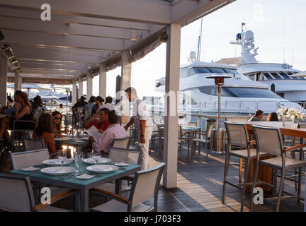 Ristorante nel porto di Newport, Rhode Island,USA Foto Stock