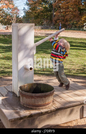 Old Sturbridge Village - una rievocazione storica di un 1830 New England town. Foto Stock