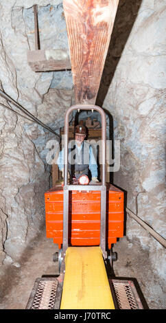 Regina Tour delle miniere in Bisbee, Arizona, Stati Uniti. Tour sul mio treno in profondità in ciò che una volta era una delle più produttive le miniere di rame del XX secolo. Qui, Foto Stock