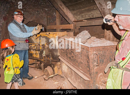 Regina Tour delle miniere in Bisbee, Arizona, Stati Uniti. Tour sul mio treno in profondità in ciò che una volta era una delle più produttive le miniere di rame del XX secolo. Qui Foto Stock