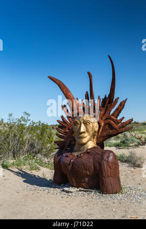 Una scultura di metallo nel Galleta prati in Borrego Springs, California, Stati Uniti d'America. Foto Stock