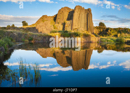 Panska Skala in giornata estiva, formazione geologica, organo di pietra, Kamenicky Senov, Repubblica Ceca Foto Stock