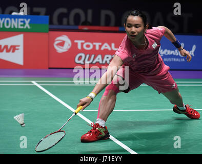 (170522) -- GOLD COAST, 22 maggio 2017 (Xinhua) -- Tai Tzu Ying di Taipei cinese compete durante il singolare femminile partita del gruppo 1-Gruppo 1B contro Evgeniya Kosetskaya della Russia a totale BWF Sudirman Cup 2017 in Gold Coast, Australia, 22 maggio 2017. (Xinhua/Lui Siu Wai) Foto Stock