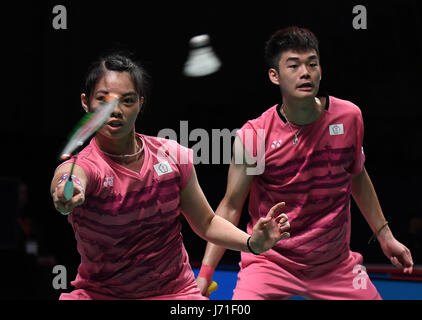 (170522) -- GOLD COAST, 22 maggio 2017 (Xinhua) -- Lee Chia Hsin (L)/Wang Chi-Lin di Taipei cinese competere durante il doppio misto match del gruppo 1-Gruppo 1B contro Ekaterina Bolotova/Vladimir Ivanov della Russia a totale BWF Sudirman Cup 2017 in Gold Coast, Australia, 22 maggio 2017. (Xinhua/Lui Siu Wai) Foto Stock