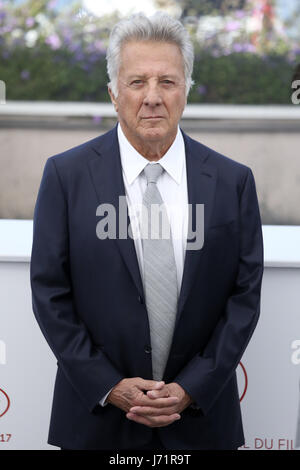 Cannes, Frankreich. 21 Maggio, 2017. Dustin Hoffman al 'l'Meyerowitz storie 'photocall durante il settantesimo Cannes Film Festival presso il Palais des Festivals in maggio 21, 2017 | Verwendung weltweit Credito: dpa/Alamy Live News Foto Stock