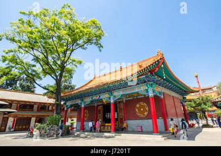 Kunming,Yunnan - Aprile 8,2017 :Tempio di Yuantong è il più famoso tempio buddista in Kunming, nella provincia dello Yunnan in Cina. Foto Stock