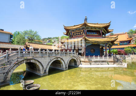 Kunming,Yunnan - Aprile 8,2017 :Tempio di Yuantong è il più famoso tempio buddista in Kunming, nella provincia dello Yunnan in Cina. Foto Stock