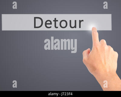 Deviazione - Mano, premendo un tasto su sfondo sfocato concetto . Business, tecnologia internet concetto. Stock Photo Foto Stock