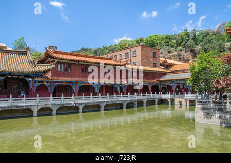 Kunming,Yunnan - Aprile 8,2017 :Tempio di Yuantong è il più famoso tempio buddista in Kunming, nella provincia dello Yunnan in Cina. Foto Stock