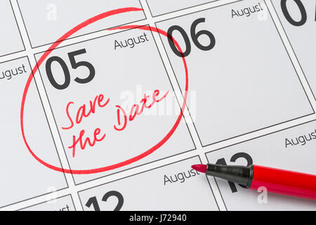 Salvare la data scritta su un calendario - 05 agosto Foto Stock