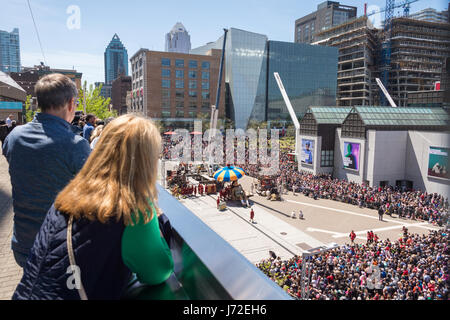 Montreal, CA - 20 Maggio 2017: Royal de Luxe giganti come parte delle celebrazioni del 375 anniversario di Montreal Foto Stock