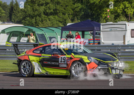 Porsche Carrera Cup GB Crash Foto Stock