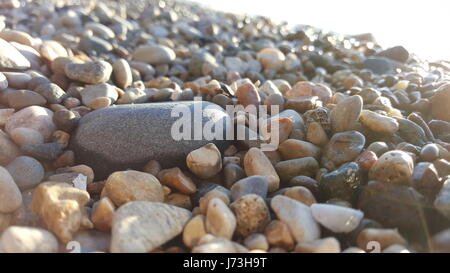 Rocce di asciugatura sulla riva del lago Michigan Foto Stock