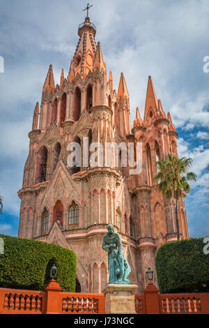 La Parroquia de San Miguel Arcángel chiesa nel centro storico di San Miguel De Allende, Messico ------ La Parroquia de San Miguel Arcángel, la cur Foto Stock