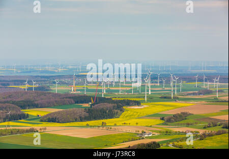 Impianti di energia eolica sulla Paderborner altopiano, Westfälische Bucht, wind farm, energia alternativa, energia rigenerativa, Bad Wünnenberg, Ostwestfalen-Lip Foto Stock