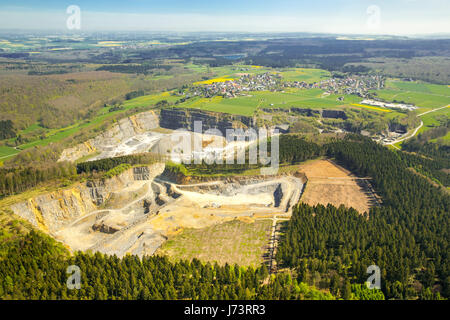 Steinbruch Alme sul confine locale a Bad Wünnenberg portare Servizio lavanderia, Brilon, Sauerland, Hochsauerlandkreis, Renania settentrionale-Vestfalia, Germania,Steinbruch Foto Stock