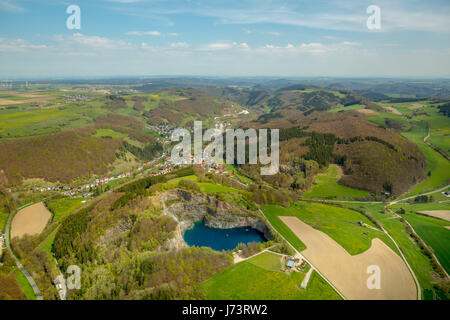 Lago di montagna, Brilon-Messinghausen, areale di subacquea, immersioni scuba diving avventura, lago blu, Brilon, Sauerland, Hochsauerlandkreis, Nord Rhin Foto Stock