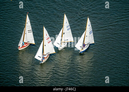 Regata a vela sul lago di Baldeney, barche a vela e barche a vela gara, acqua azzurra, lago artificiale, ricreazione, vela, mangiare, zona della Ruhr, Nord Rhine-Westp Foto Stock