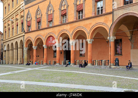 Corte Isolani portico, Piazza Santo Stefano, Bologna, Emilia Romagna, Italia, Europa. Foto Stock