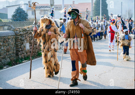 La Vijanera, un carnevale d'inverno. Silio, Molledo, Cantabria, Spagna, Europa Foto Stock