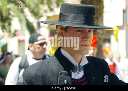 Sassari, Sardegna. Cavalcata Sarda 2017, tradizionale sfilata di costumi e di piloti provenienti da tutta la Sardegna Foto Stock