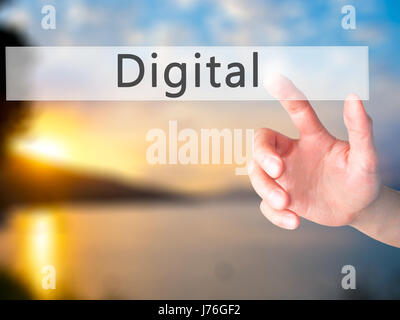 Digitale - Mano, premendo un tasto su sfondo sfocato concetto . Business, tecnologia internet concetto. Stock Photo Foto Stock