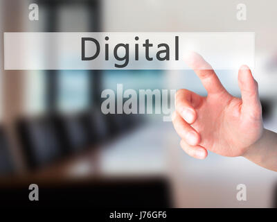 Digitale - Mano, premendo un tasto su sfondo sfocato concetto . Business, tecnologia internet concetto. Stock Photo Foto Stock
