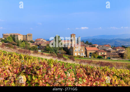 Francia, Rodano, Beaujolais regione, Theize, il villaggio e i vigneti in autunno Foto Stock