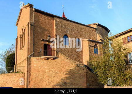 Francia, Rodano, regione Beaujolais, Oingt, etichettato Les Plus Beaux Villages de France (i più bei villaggi di Francia), la chiesa Foto Stock