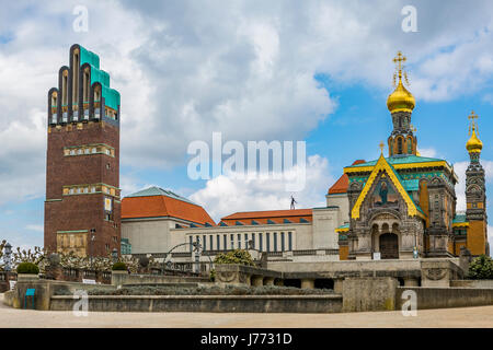 Darmstadt Colonia degli Artisti al Mathildenhoehe con torre di nozze, exhibition building, la cappella russa e Lilienbecken, Darmstadt, Germania Foto Stock