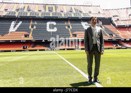 Valencia, Spagna. 23 Maggio, 2017. Marcelino Garcia Toral è stato presentato come nuovo allenatore del Valencia CF in conferenza stampa al Mestalla stadio il 23 maggio 2017. Credito: Gtres Información más Comuniación on line, S.L./Alamy Live News Foto Stock