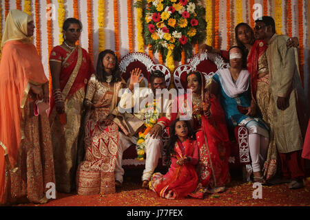 Mumbai, India. 23 Maggio, 2017. Lalita Bansi & il suo sposo Rahul Kumar wedding tenutasi il 23 maggio 2017 in Mumbai, India. Credito: Chirag Wakaskar/Alamy Live News Foto Stock