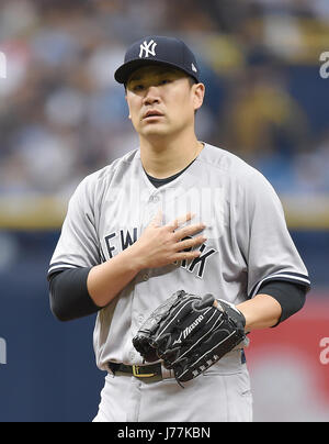 San Pietroburgo, Florida, Stati Uniti d'America. Il 20 maggio 2017. Masahiro Tanaka (Yankees) MLB : New York Yankees a partire lanciatore Masahiro Tanaka durante il Major League Baseball gioco contro il Tampa Bay Rays a Tropicana in Campo San Pietroburgo, Florida, Stati Uniti . Credito: AFLO/Alamy Live News Foto Stock