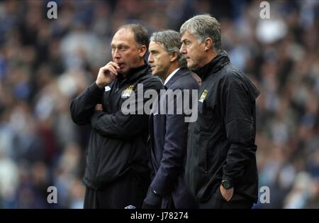 DAVID PLATT DA ROBERTO MANCINI & B MANCHESTER CITY MANAGER & COAC Etihad Stadium Manchester Inghilterra 23 Settembre 2012 Foto Stock