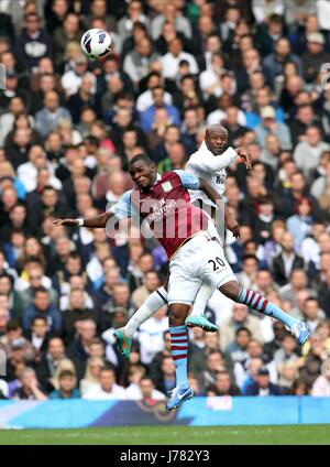 CHRISTIAN BENTEKE WILLIAM GAL Tottenham Hotspur V ASTON VILL Londra Inghilterra REGNO UNITO 07 Ottobre 2012 Foto Stock