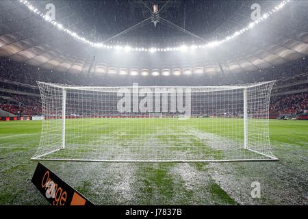 Acqua connessi Obiettivo bocca POLONIA V INGHILTERRA LO STADIO NAZIONALE DI VARSAVIA POLONIA 16 Ottobre 2012 Foto Stock