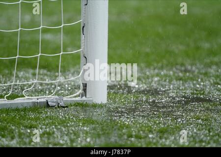 Acqua connessi Obiettivo bocca POLONIA V INGHILTERRA LO STADIO NAZIONALE DI VARSAVIA POLONIA 16 Ottobre 2012 Foto Stock