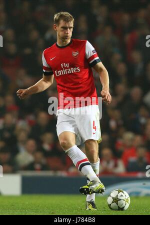 PER MERTESACKER Arsenal FC Londra Inghilterra REGNO UNITO 24 Ottobre 2012 Foto Stock