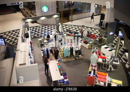 CHIANG MAI, Thailandia - 23 Maggio 2017: all'interno di Maya Lifestyle Shopping Centre. Posizione nel centro della città di Chiangmai. La maggior parte dei clienti sono turisti cinesi. Foto Stock