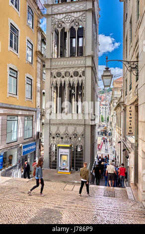 La stazione di Santa Justa, chiamato anche Carmo sollevare Foto Stock