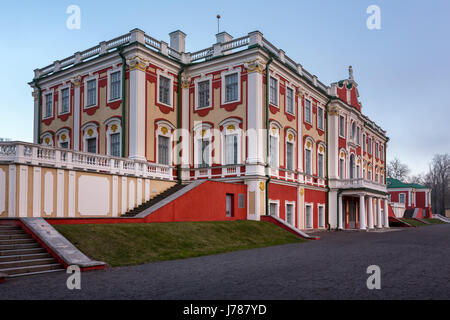 Il Palazzo Kadriorg costruito dello Zar Pietro il Grande a Tallinn in Estonia Foto Stock