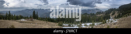 Maltempo in Chornohora ridge. Nei Carpazi. Molla. Marzo. Foto Stock