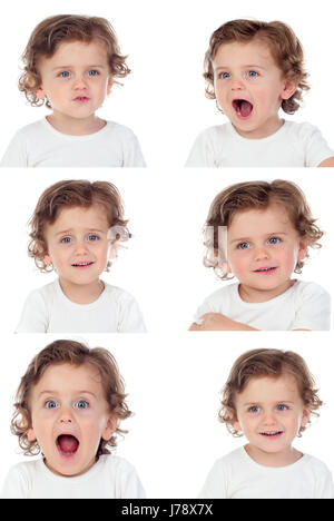 Sequenza di ritratti con una divertente baby facendo diverse espressioni isolate su uno sfondo bianco Foto Stock