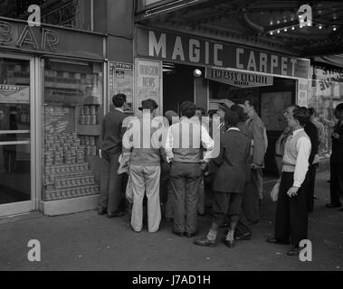 6 giugno 1944 - Times Square e vicinanze sul D-Day, New York New York. Foto Stock