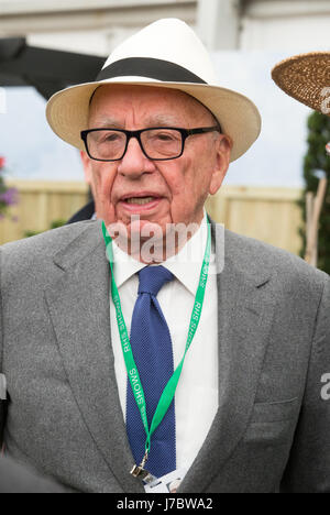 Rupert Murdoch, Australian-nato americano media mogul, guardando un display della RHS Chelsea Flower Show 2017 Foto Stock