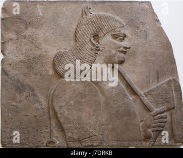 Bracci-portatore di venne Tiglat-Pilèzer III. Assira, circa 728 BC. Da Nimrud, Palazzo centrale. British Museum. Londra. Foto Stock